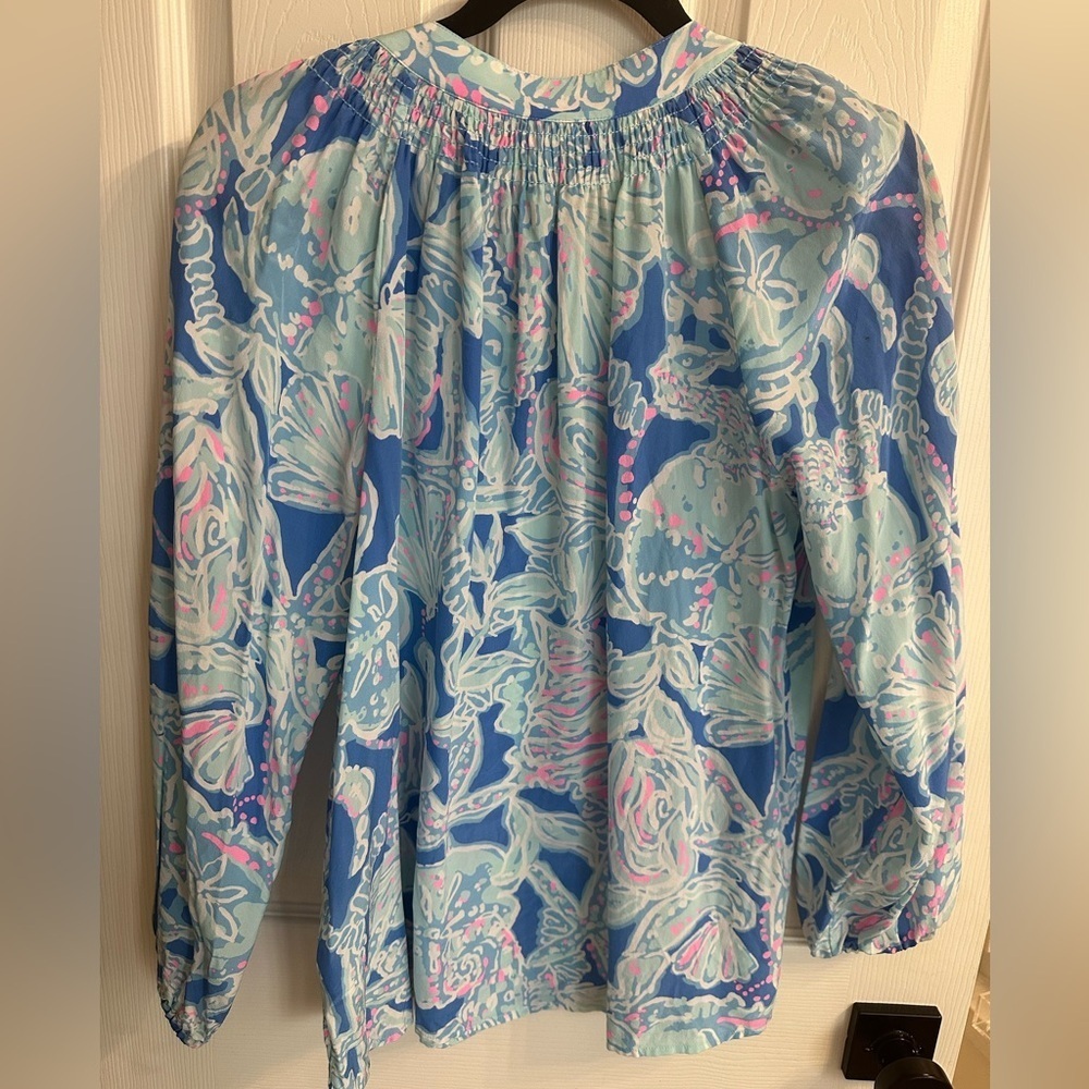 Lilly Pulitzer 100% Silk Elsa Blouse Size M EUC - Picture 2 of 3